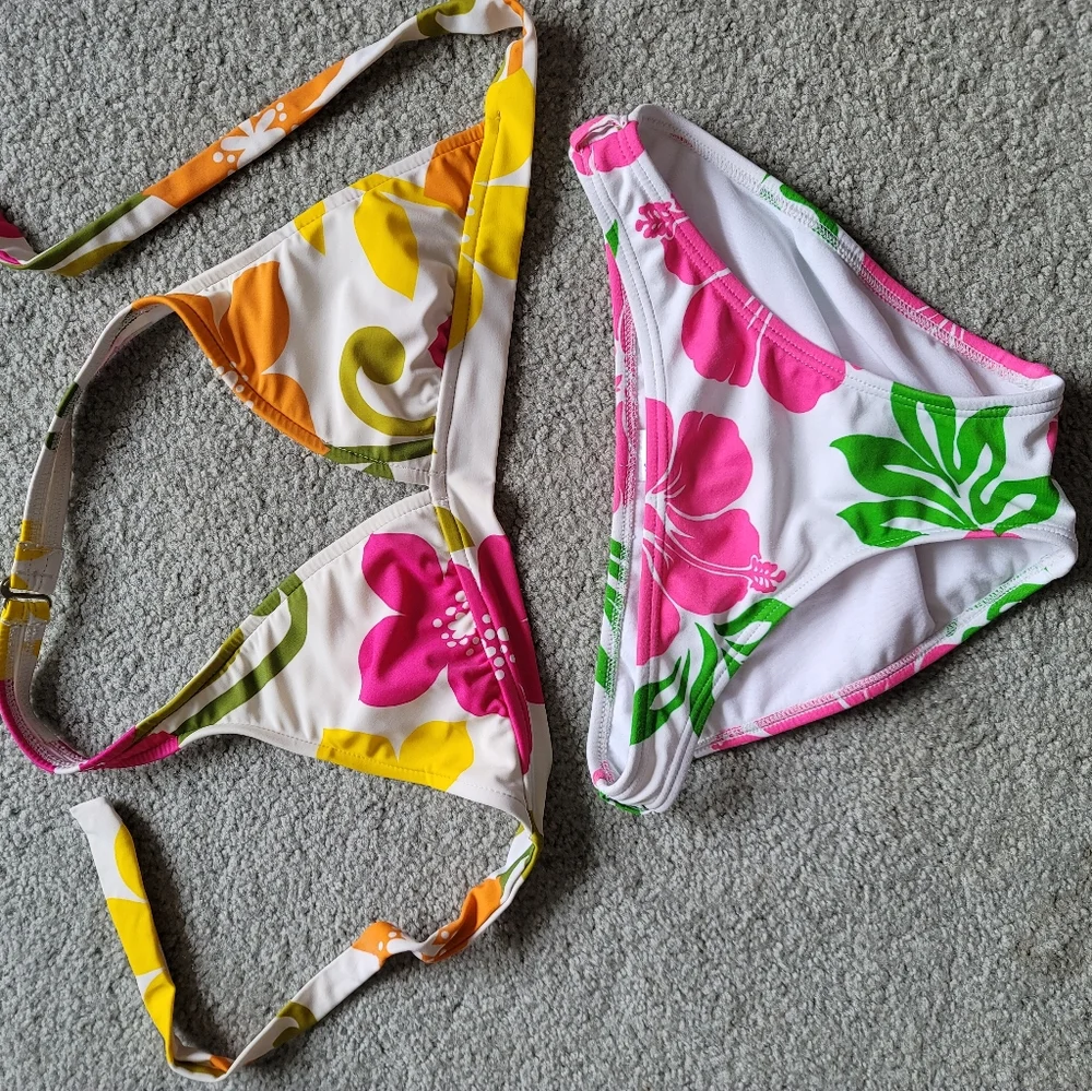 Malibu Bikini Swimsuit Size S White Tropical Floral Top & bottom 2 piece - Picture 10 of 12